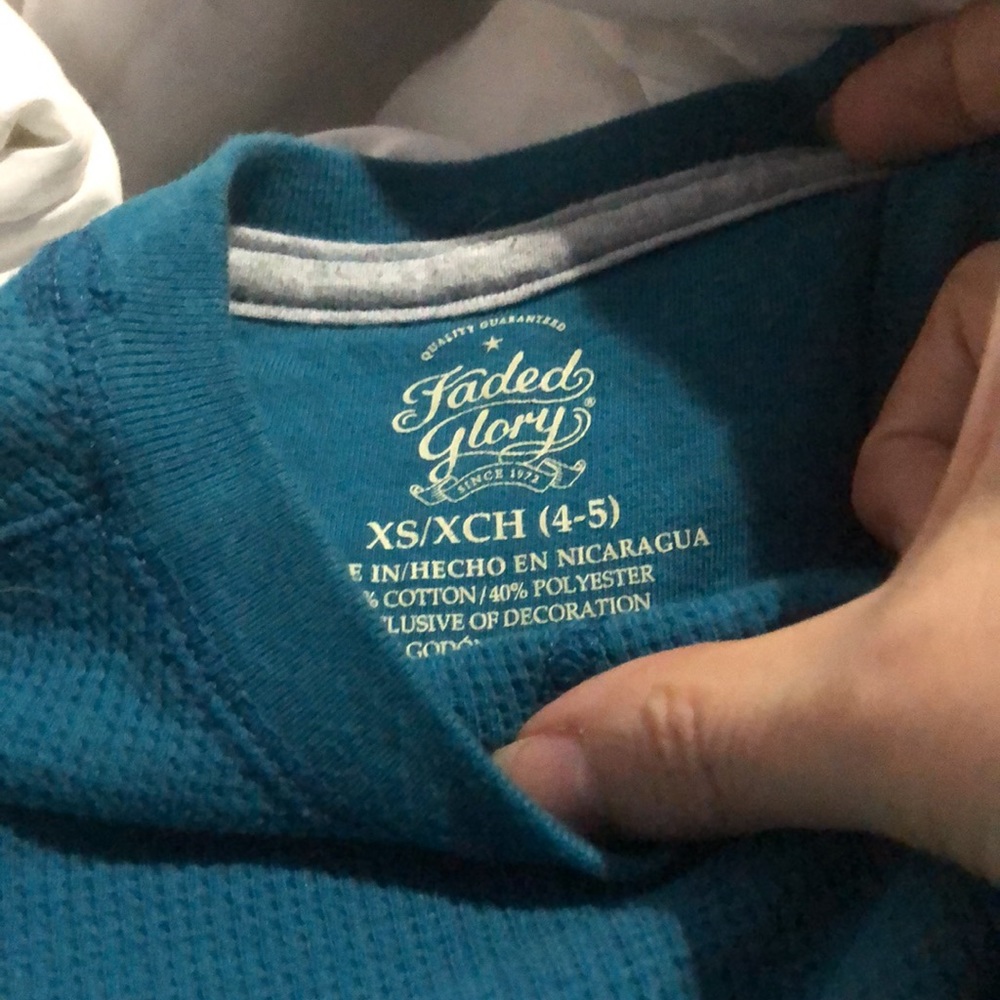 4 Shirt Bundle🤑 - Picture 8 of 8